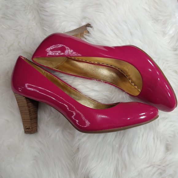 Coach Shoes - Coach Sheri Pink Patent Heels Pumps EUC